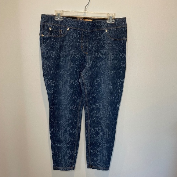 Peter Nygard Pants - Nygard Luxe Denim Leggings - PL - NWOT!